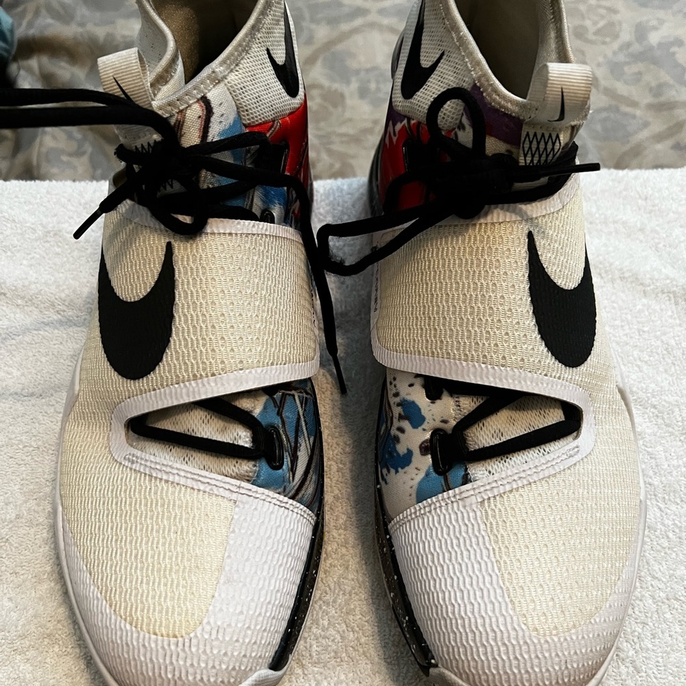 hyperrev basketball shoes